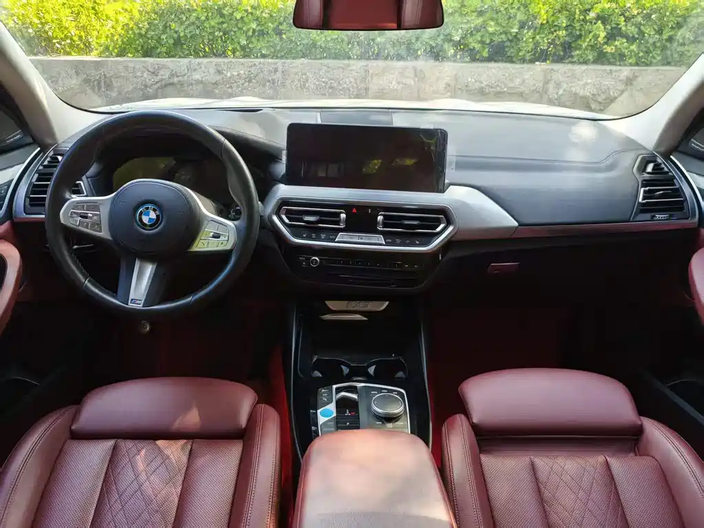BMW iX3 2024 — фото 4