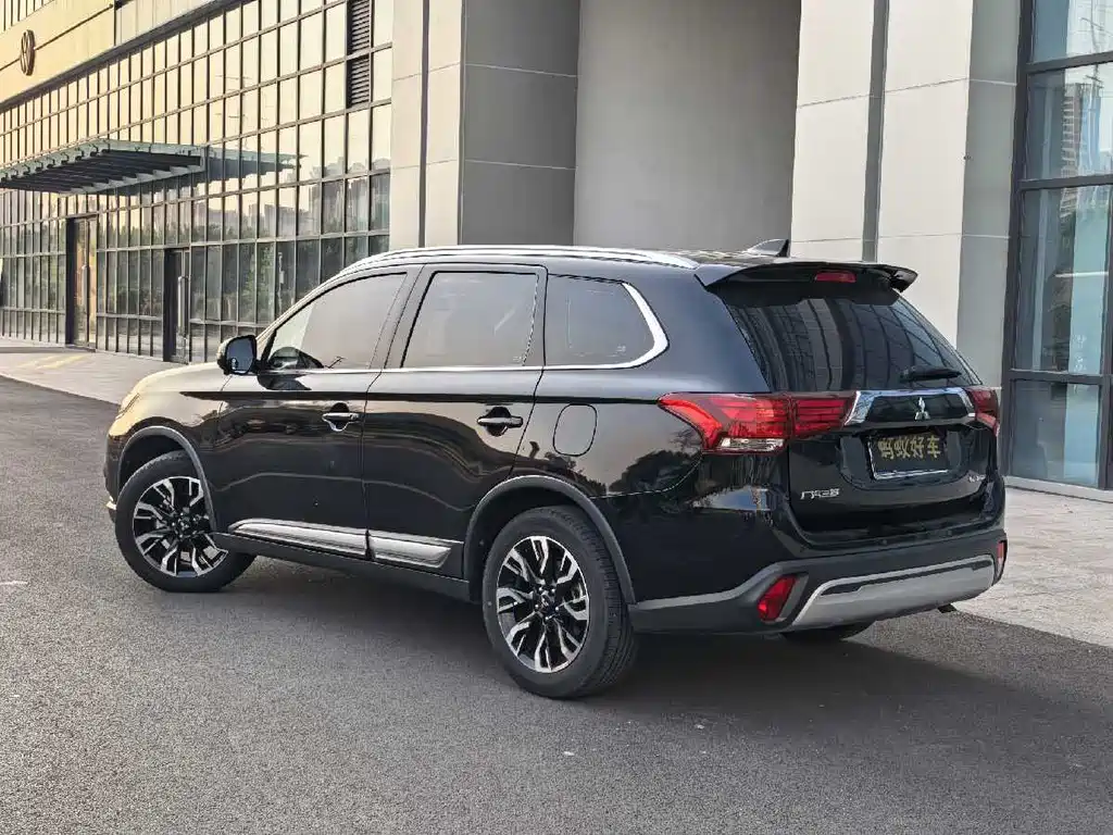 Mitsubishi Outlander 2021