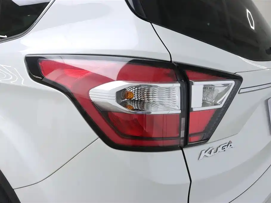Ford Kuga 2021 — фото 34