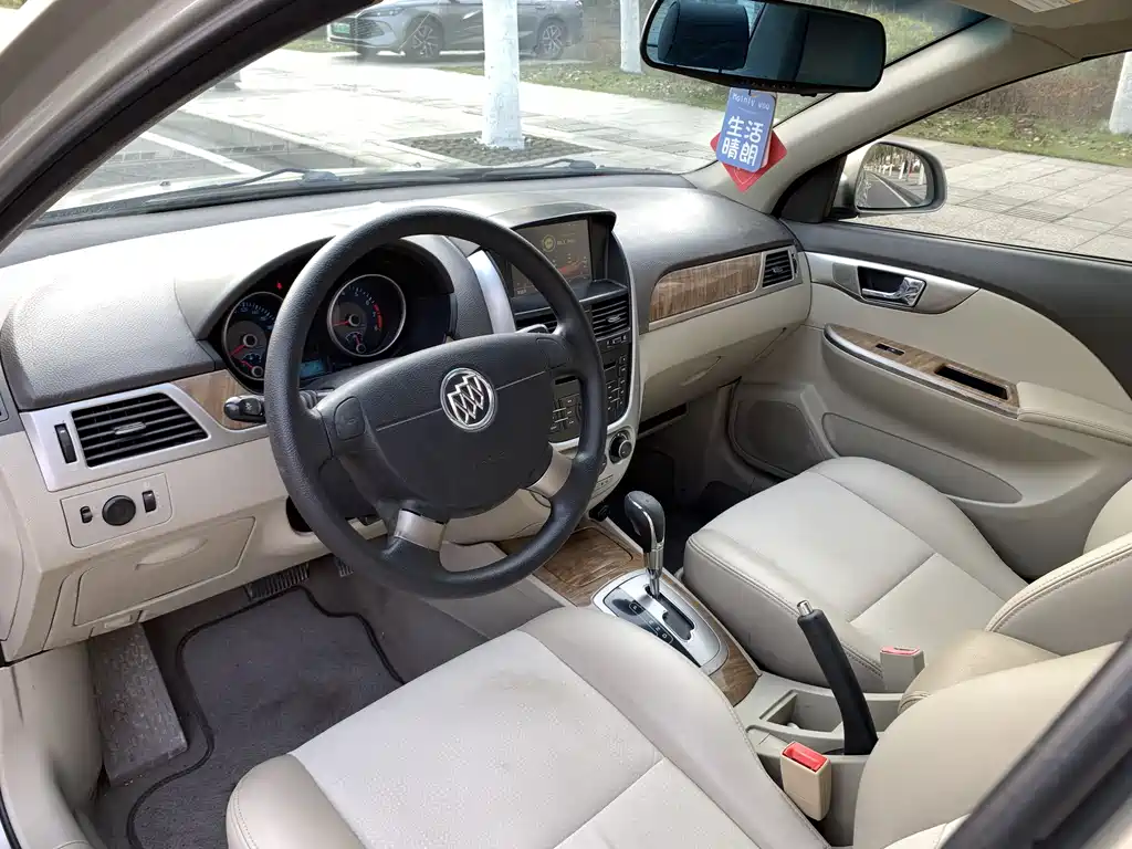 Buick Excelle 2015 — фото 12