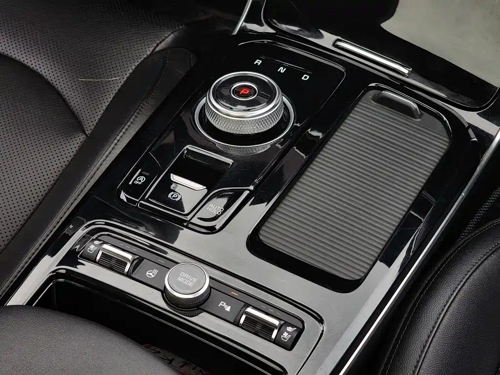 Kia K5 2021 — фото 16