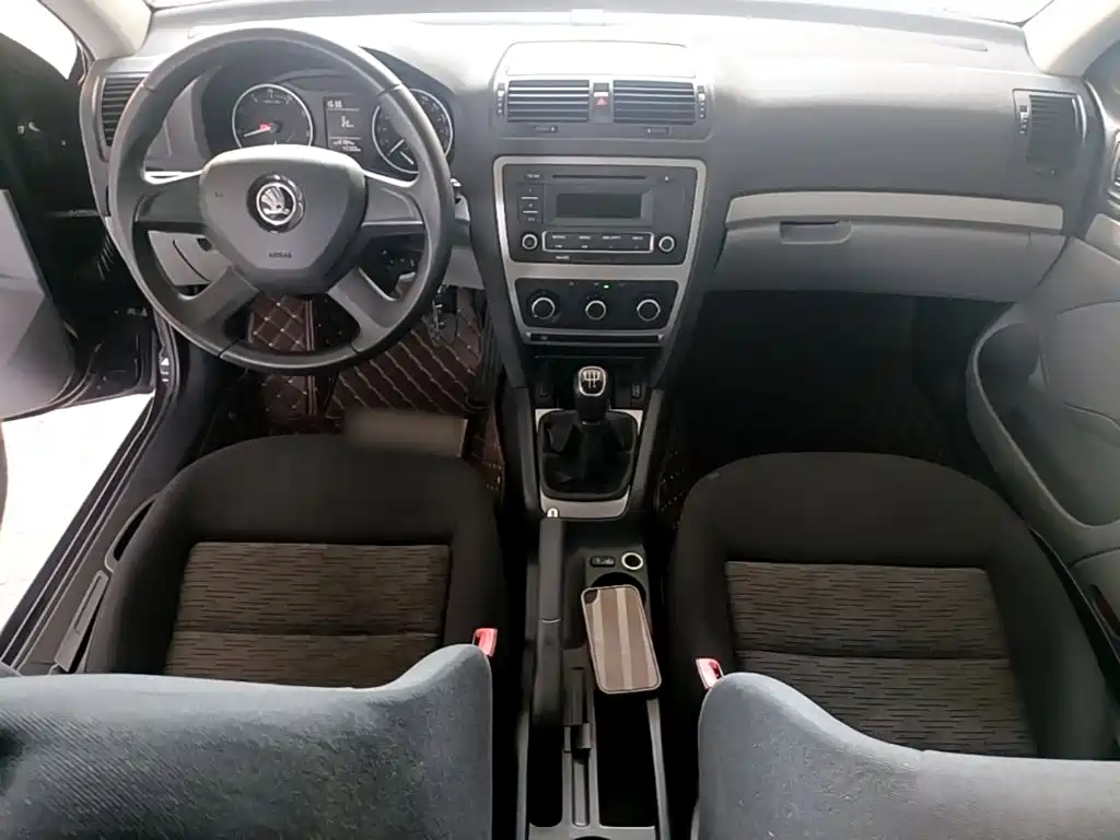 Skoda Octavia 2016 — фото 10