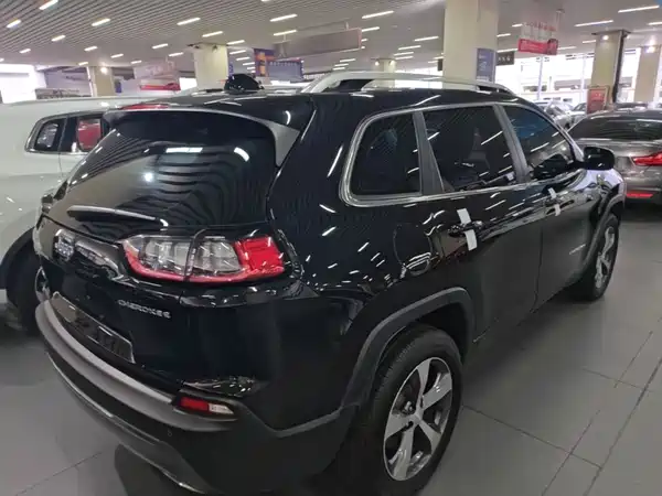 Jeep Cherokee 2021
