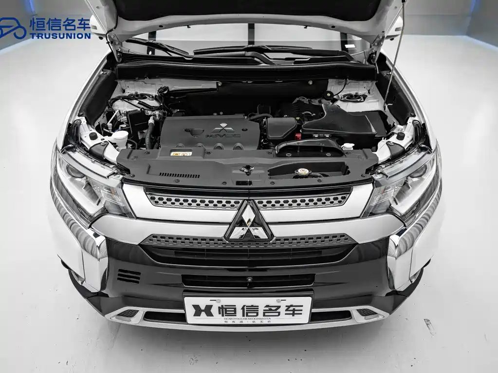 Mitsubishi Outlander 2020 — фото 19