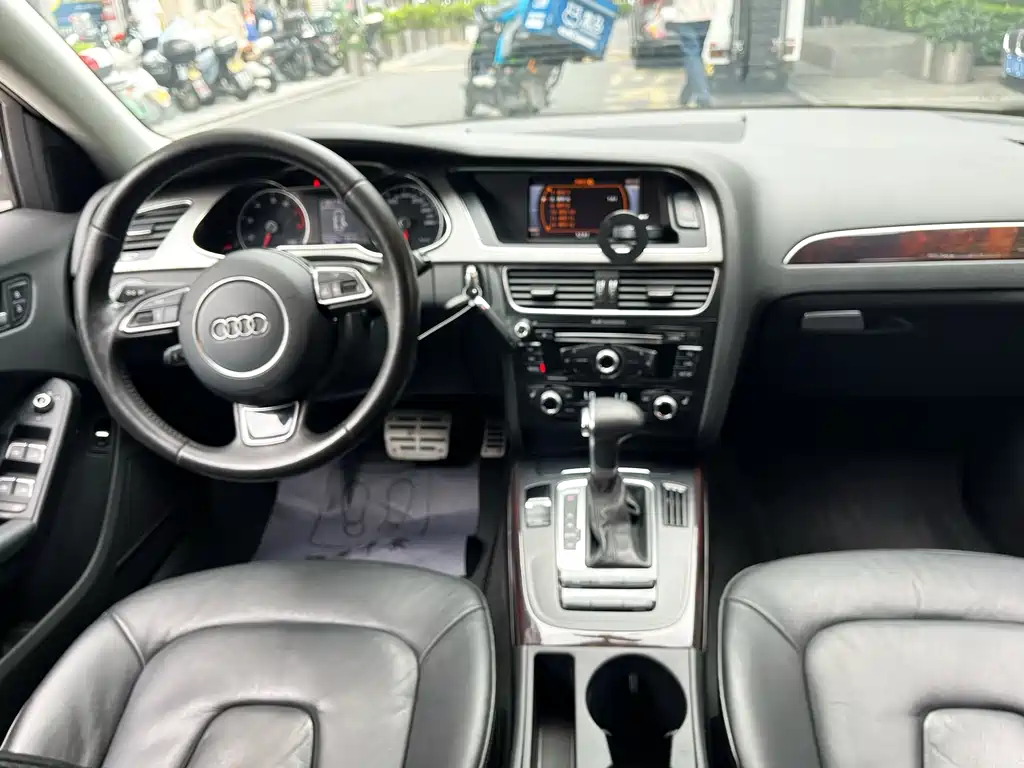 Audi A4L 2015 — фото 13