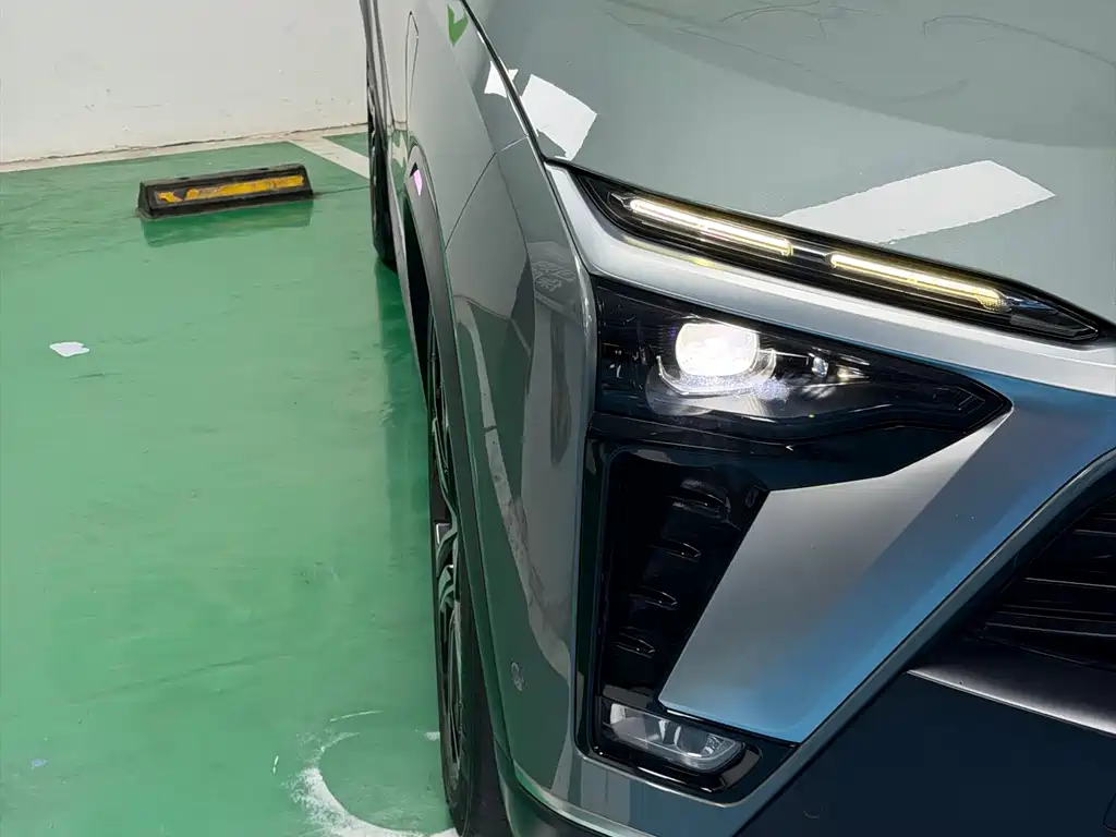 NIO ES8 2022