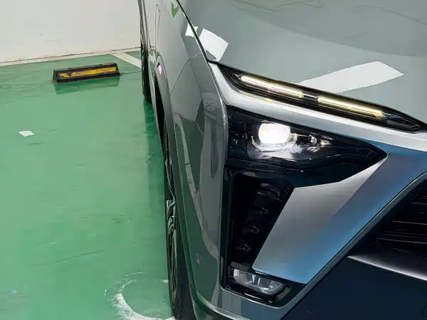 NIO ES8 2022