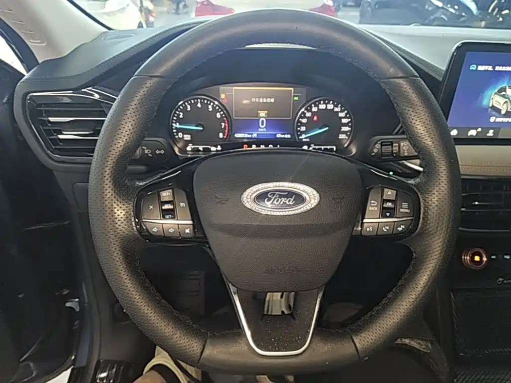 Ford Escape 2022 — фото 11