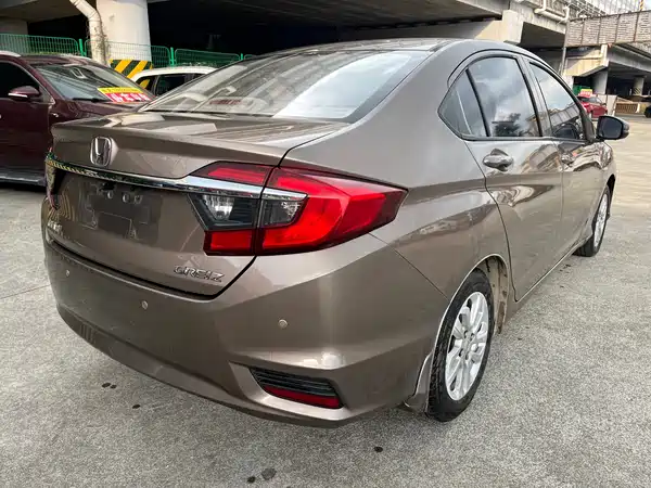 Honda Greiz 2017