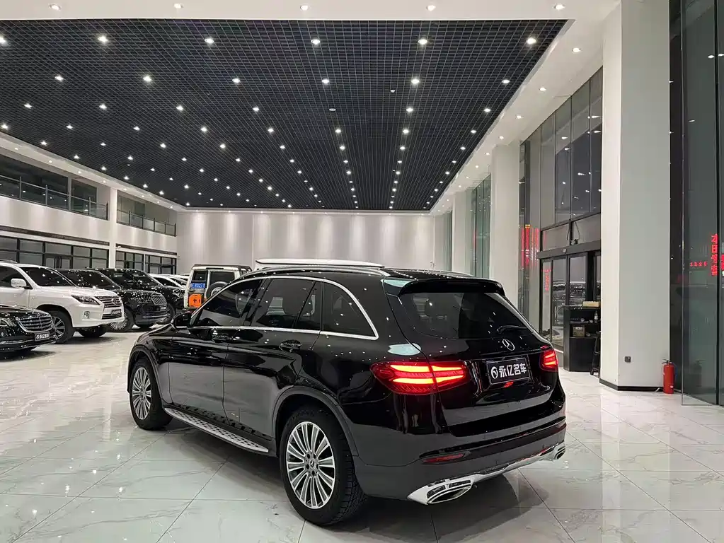 Mercedes-Benz GLC 2017 — фото 16