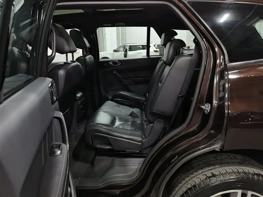 Ford Everest 2015 — фото 15