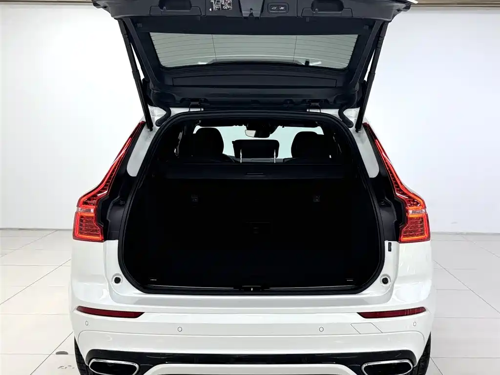 Volvo XC60 2020 — фото 5