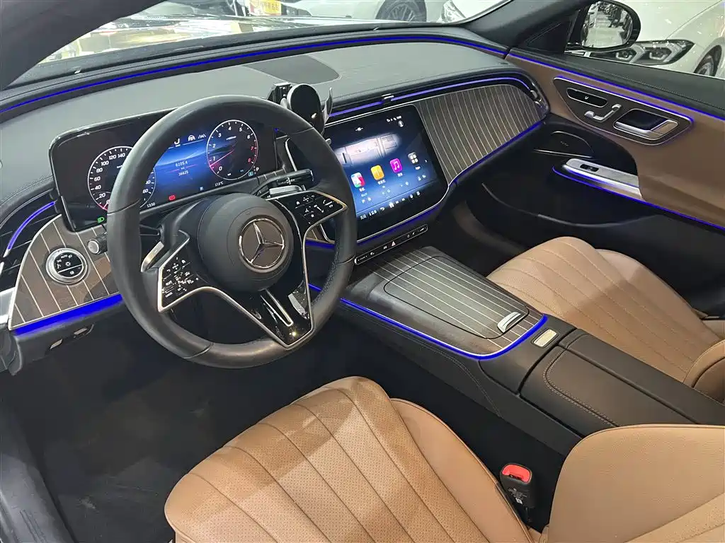 Mercedes-Benz E-Class 2024 — фото 11