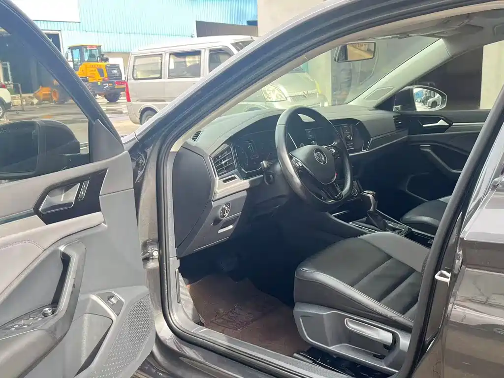 Volkswagen Sagitar 2020