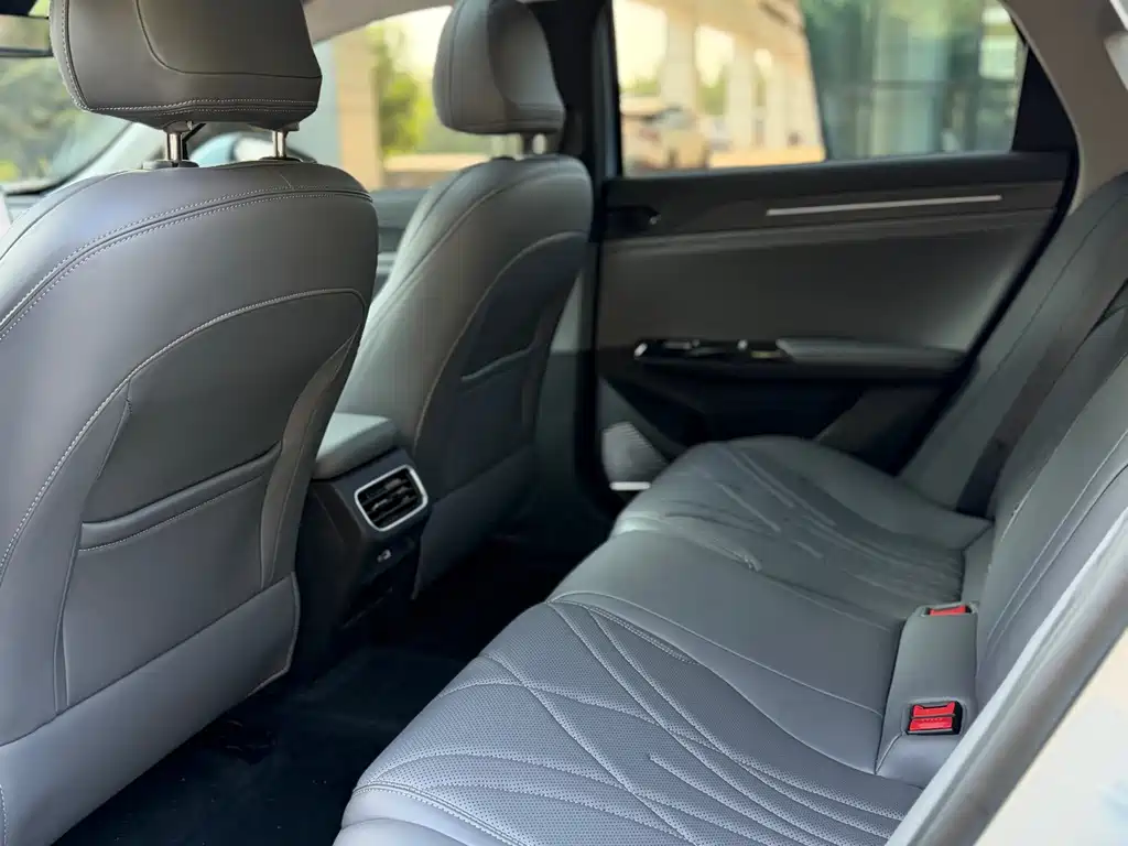 Geely Galaxy L6 2025 — фото 12