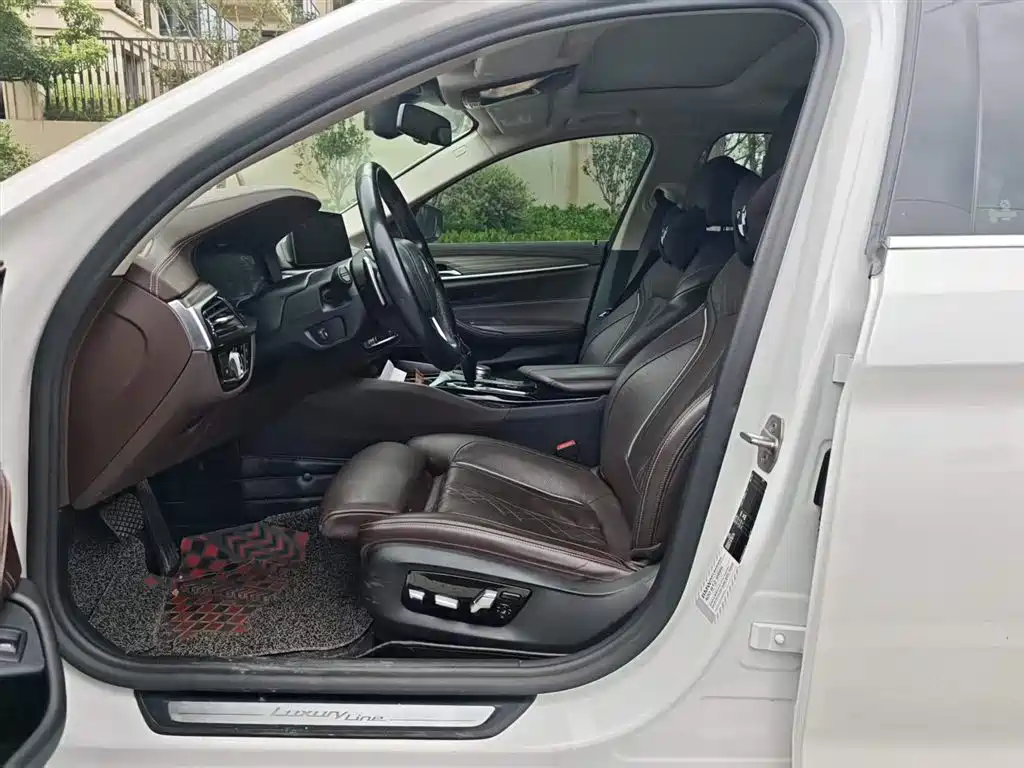 BMW 5 Series 2020