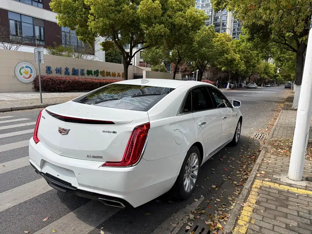 Cadillac XTS 2019 — фото 23