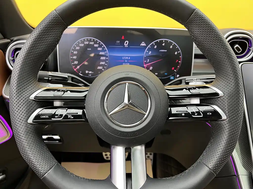 Mercedes-Benz C-Class 2025 — фото 12