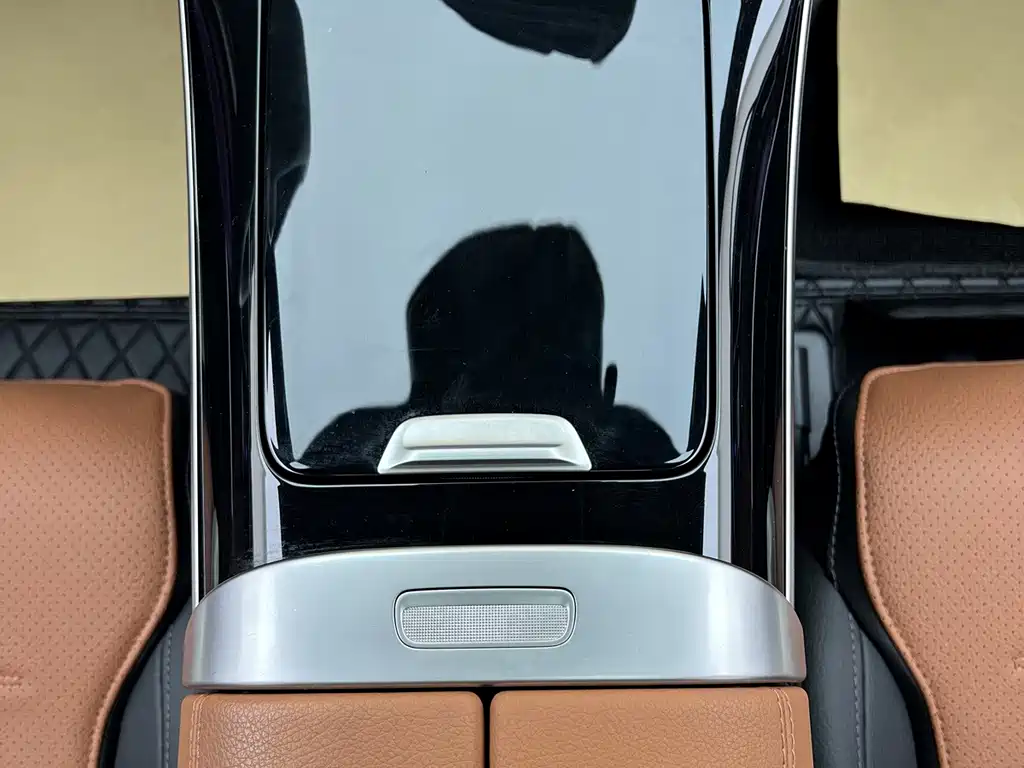 Mercedes-Benz C-Class 2025 — фото 19
