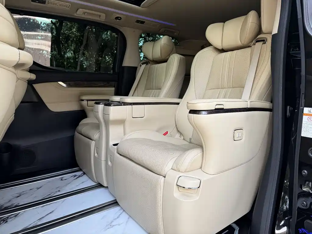 Toyota Vellfire 2022 — фото 4