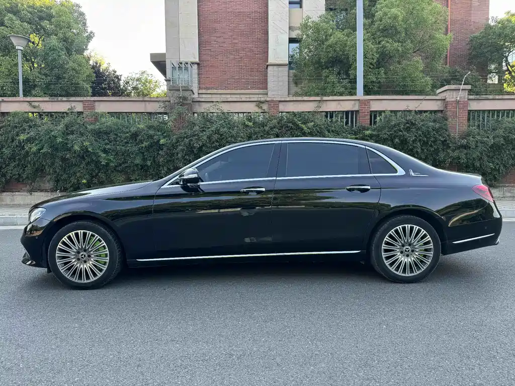 Mercedes-Benz E-Class 2020 — фото 11