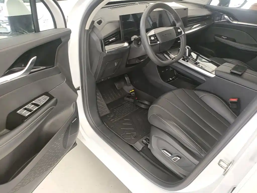 Roewe RX5 MAX 2023 — фото 16
