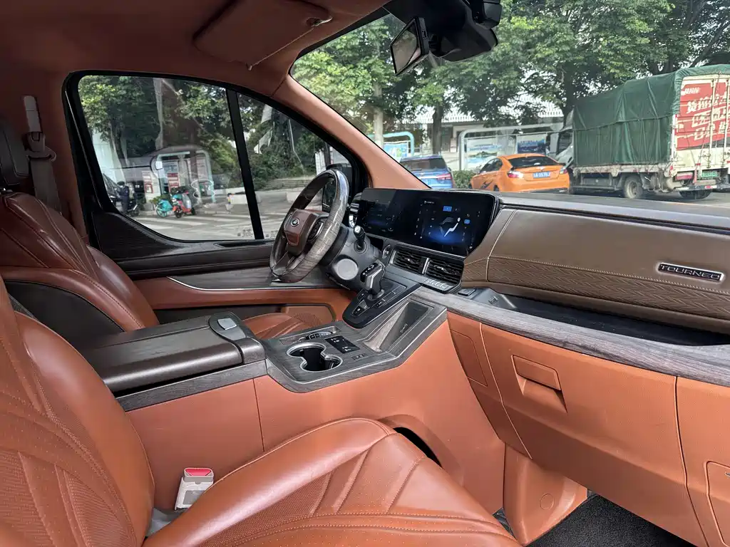 Ford Tourneo 2023 — фото 15