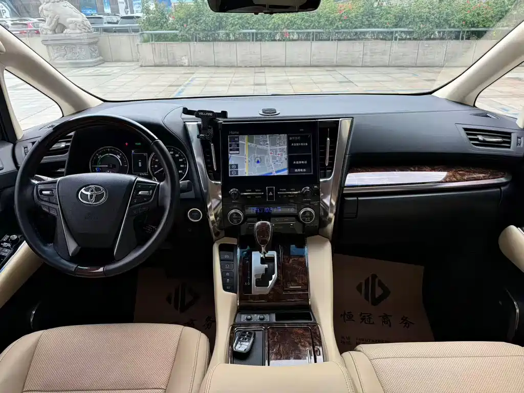 Toyota Alphard 2022 — фото 8