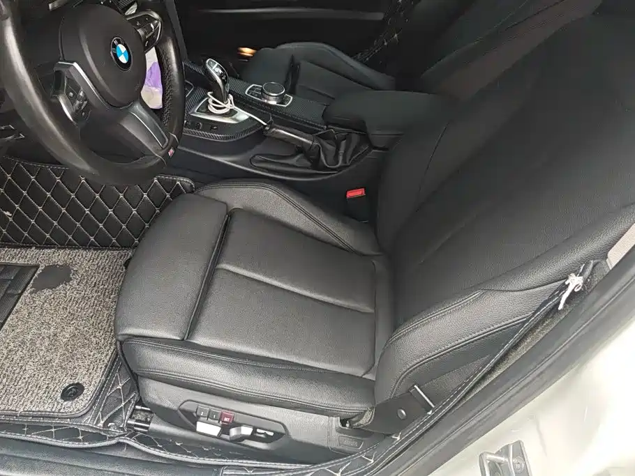 BMW 3 Series 2018 — фото 9
