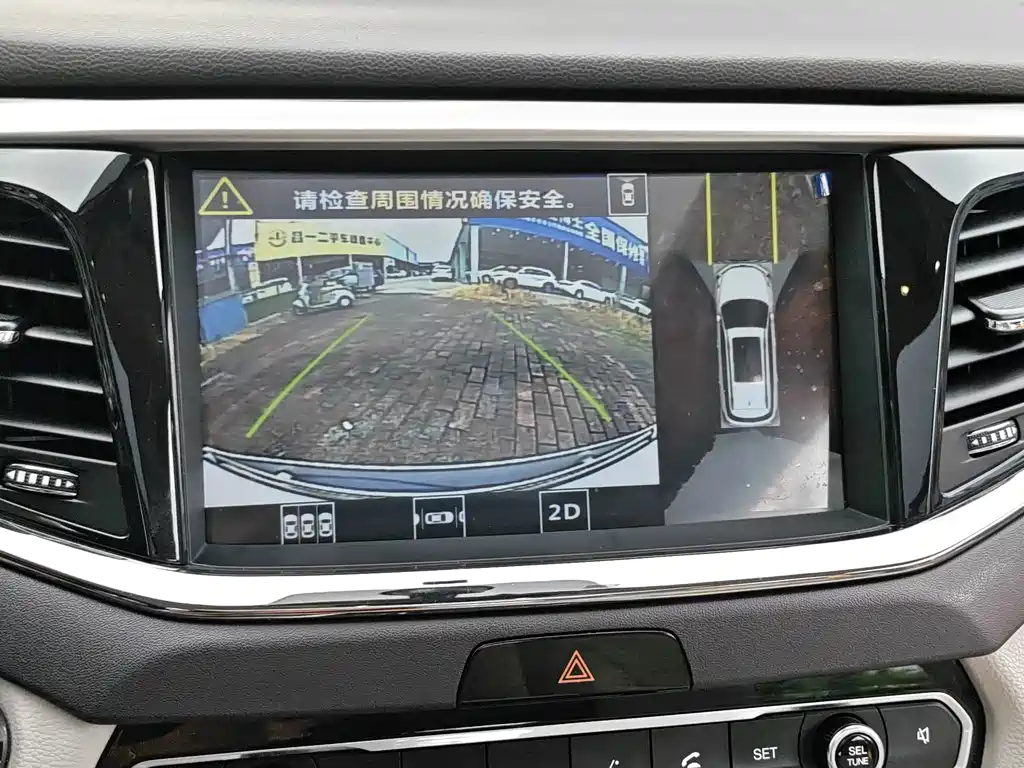 GAC Trumpchi GS8 2017 — фото 30
