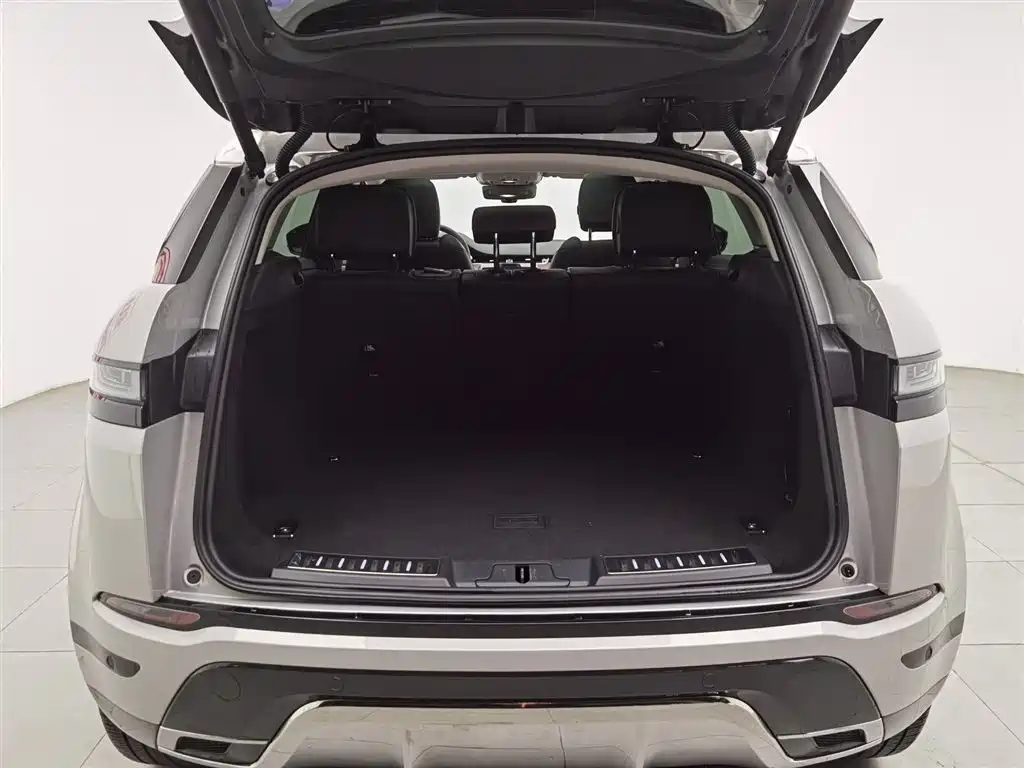 Land Rover Evoque 2023 — фото 16