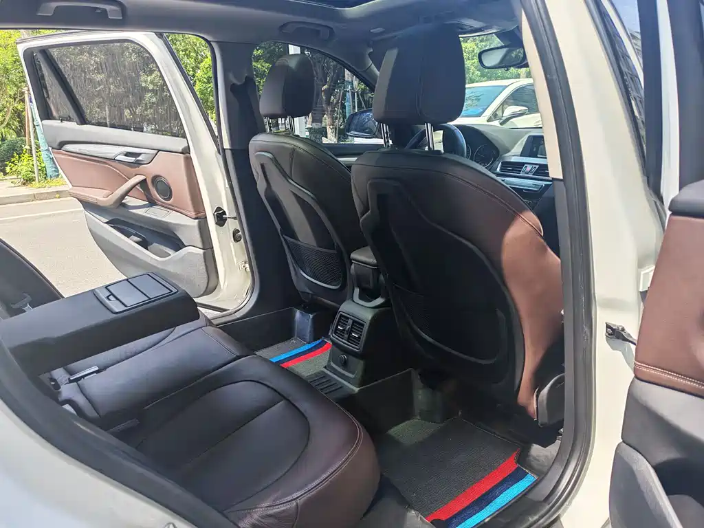 BMW X1 2018 — фото 12