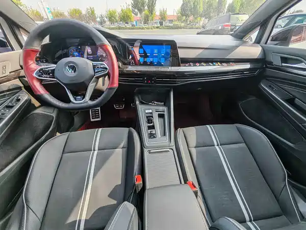 Volkswagen Golf 2023