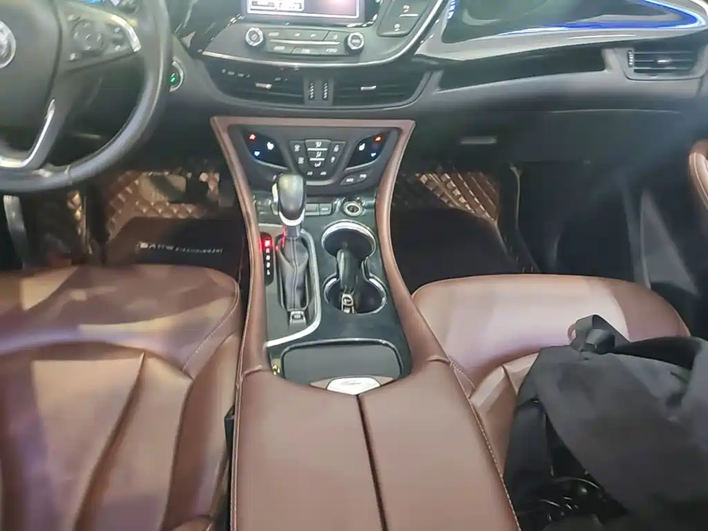 Buick Envision Plus 2018 — фото 14