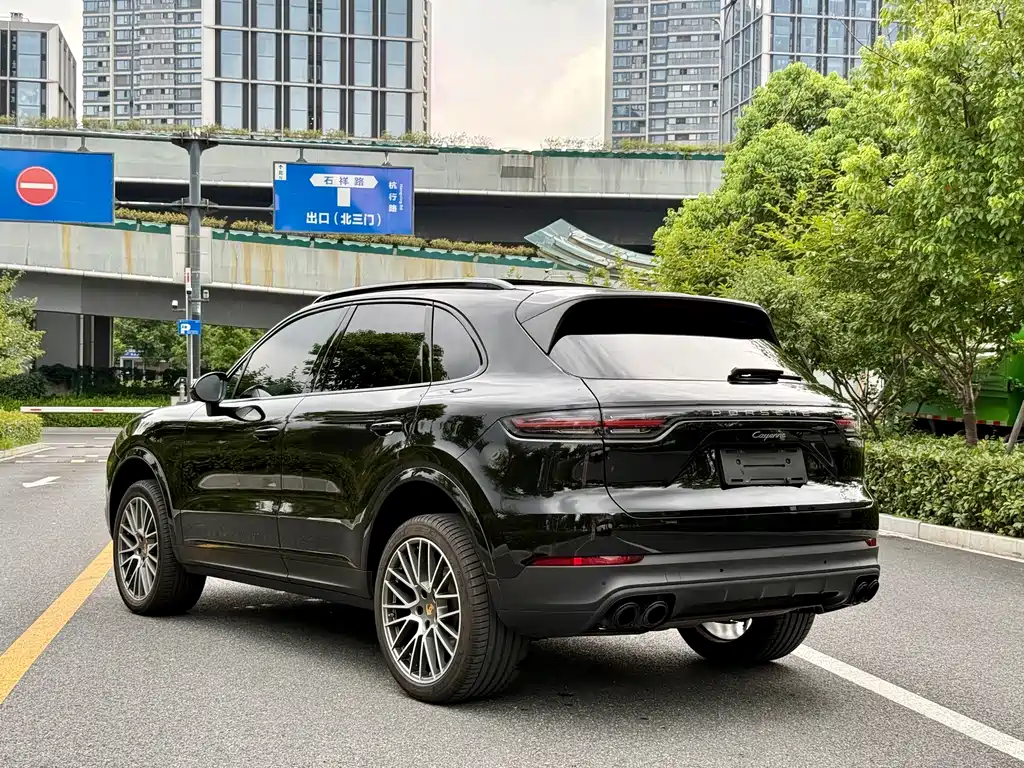Porsche Cayenne 2023 — фото 5