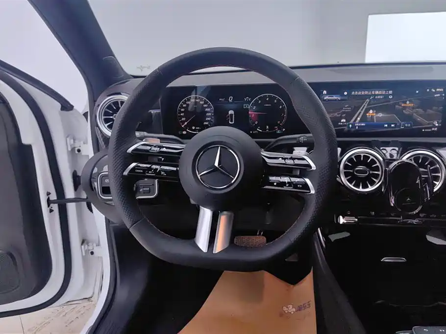 Mercedes-Benz A-Class 2023 — фото 15