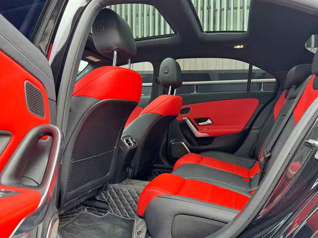 Mercedes-Benz A-Class AMG 2024 — фото 17
