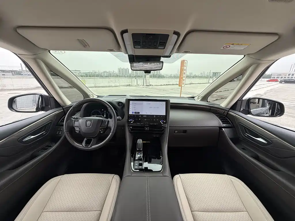 Toyota Vellfire 2024 — фото 10