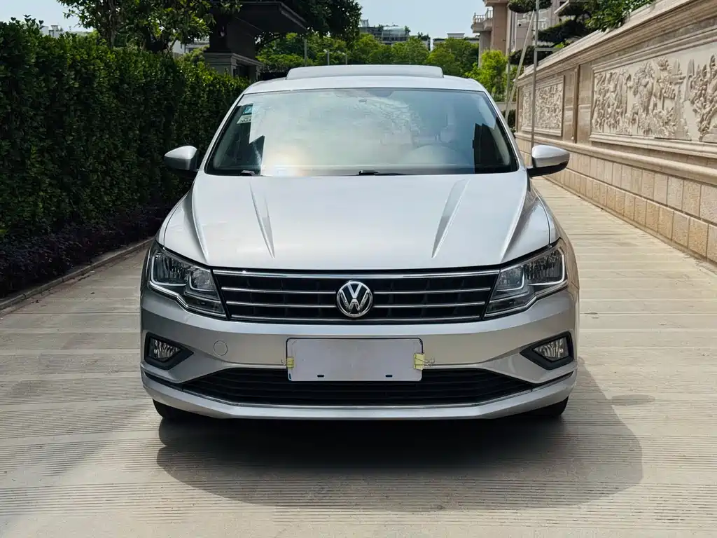Volkswagen Jetta 2017 — фото 2