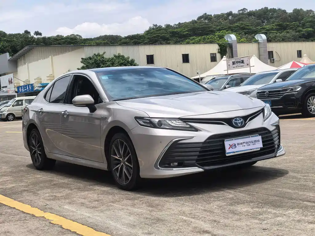 Toyota Camry 2021 — фото 6