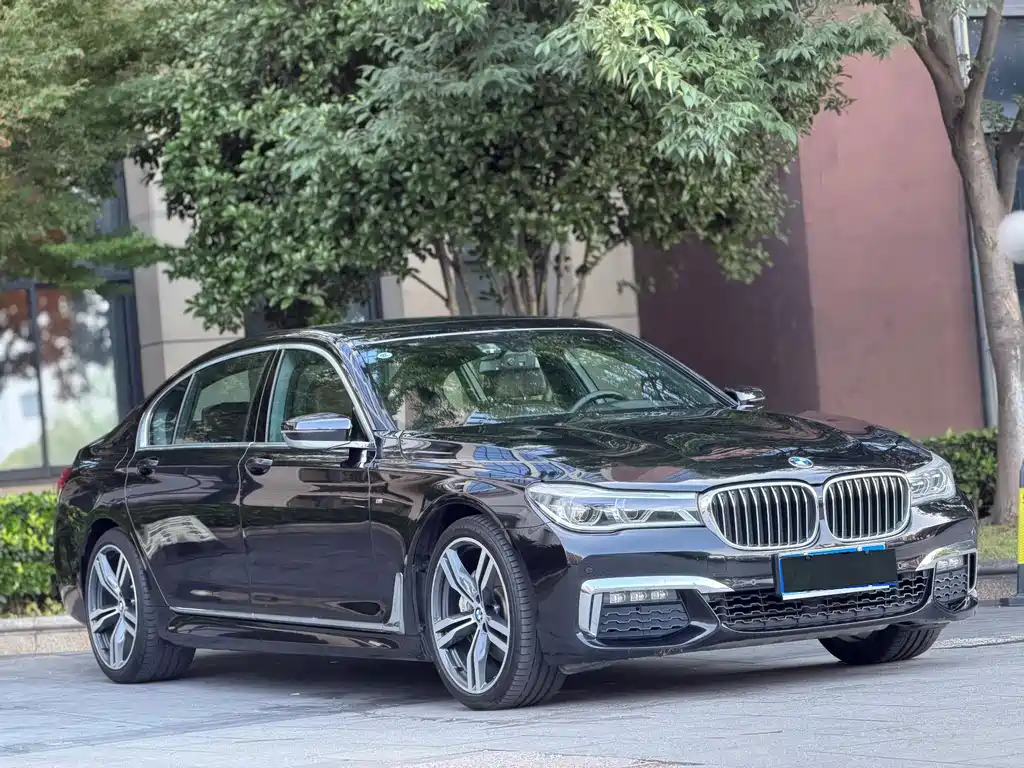 BMW 7 Series 2018 — фото 3