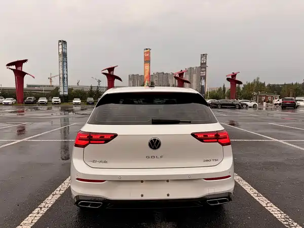 Volkswagen Golf 2023