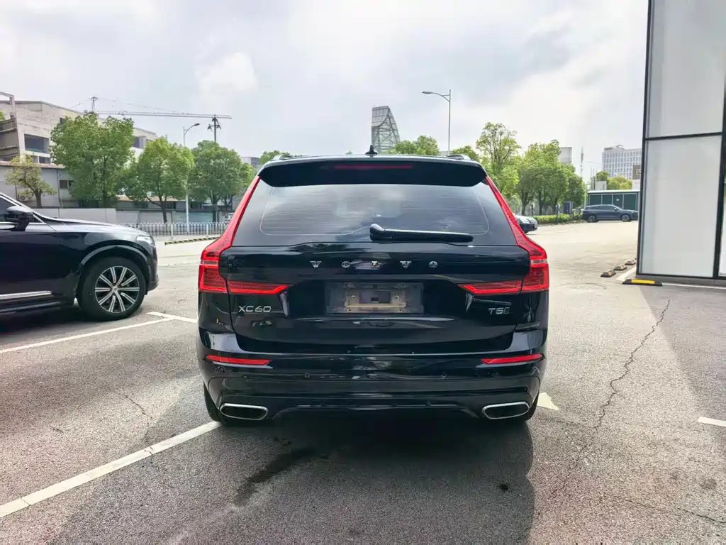 Volvo XC60 2020 — фото 13