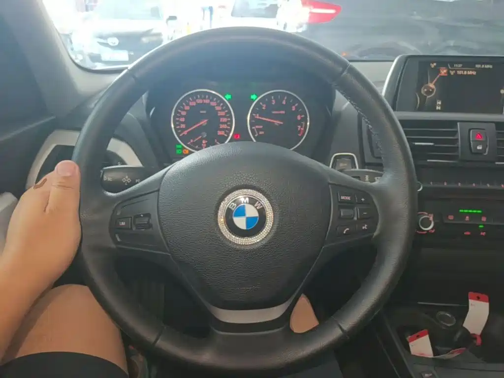 BMW 1 Series 2015 — фото 11
