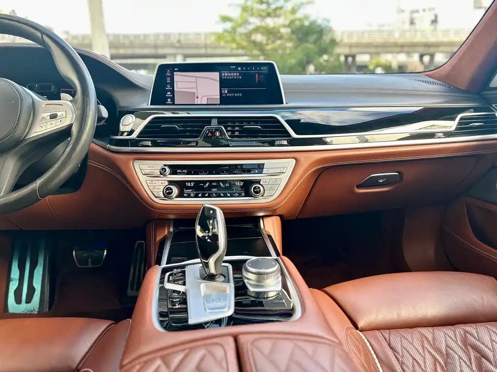 BMW 7 Series 2020 — фото 13