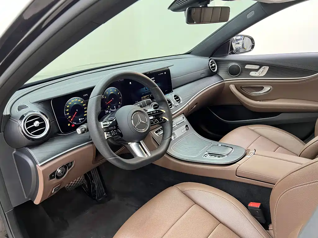 Mercedes-Benz E-Class 2021 — фото 11