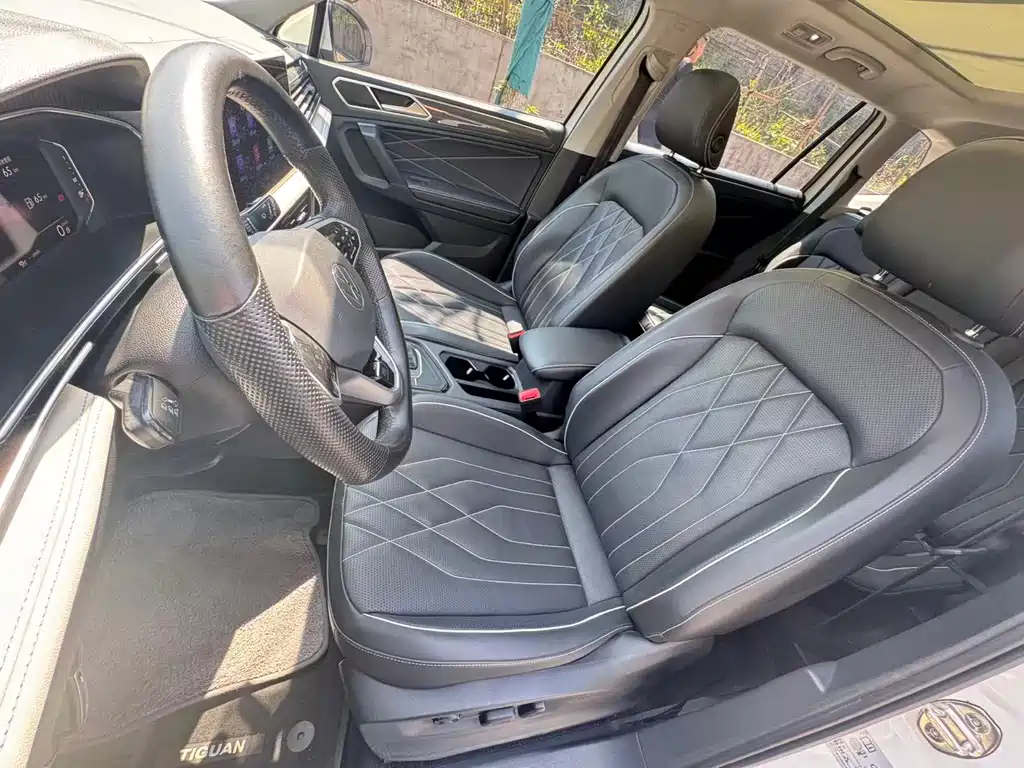 Volkswagen Tiguan L 2023 — фото 12