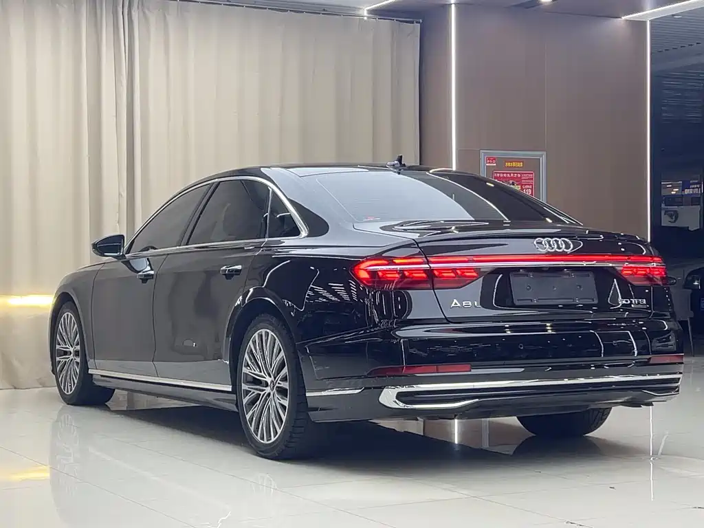 Audi A8 2024 — фото 16