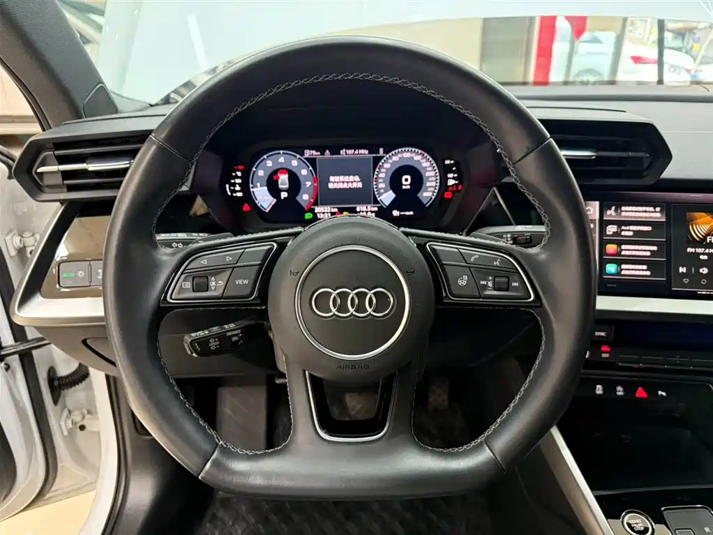Audi A3 2023 — фото 11