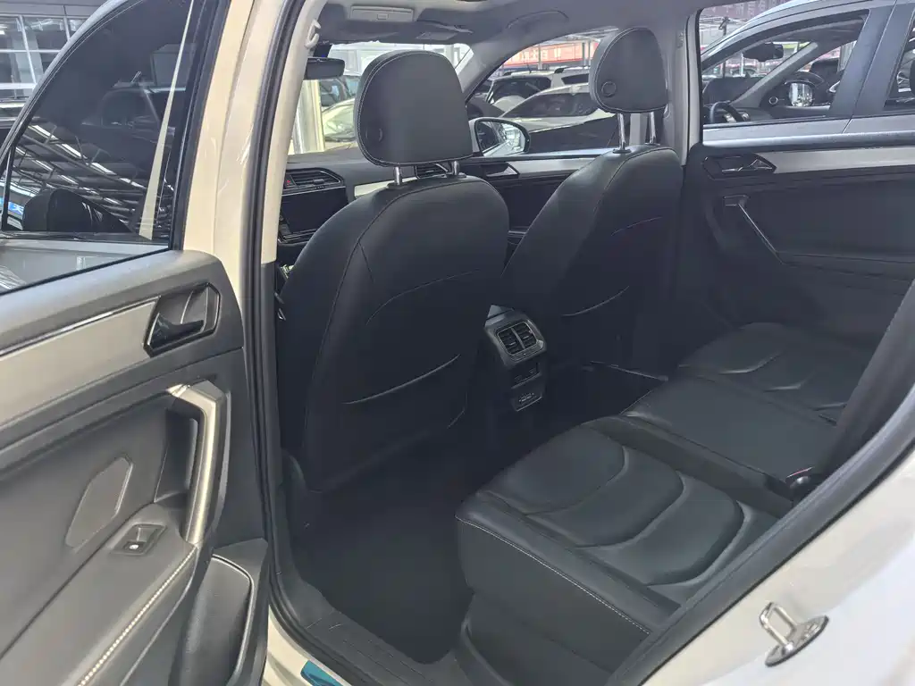 Volkswagen Tiguan L 2019 — фото 8